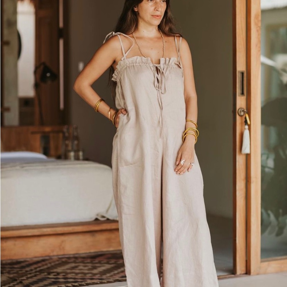 Elegant Beige Jumpsuit